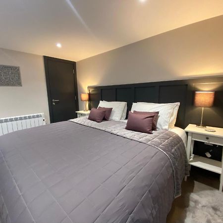The Courtyard Apartment 브램프톤 외부 사진